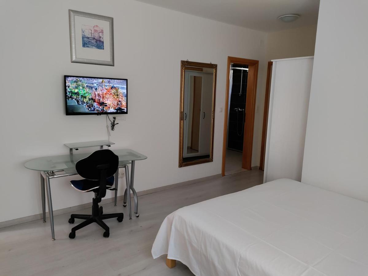 Magi House With Pool Apartman Podstrana Kültér fotó