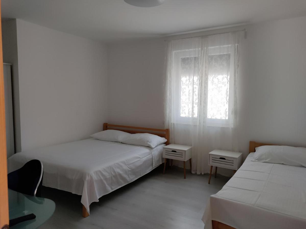 Magi House With Pool Apartman Podstrana Kültér fotó